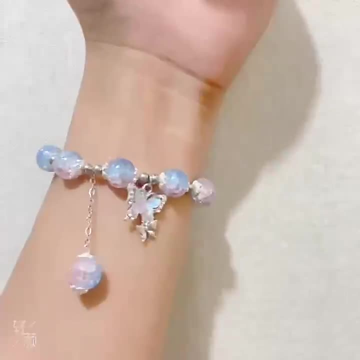 闺蜜的碎花蝴蝶手链